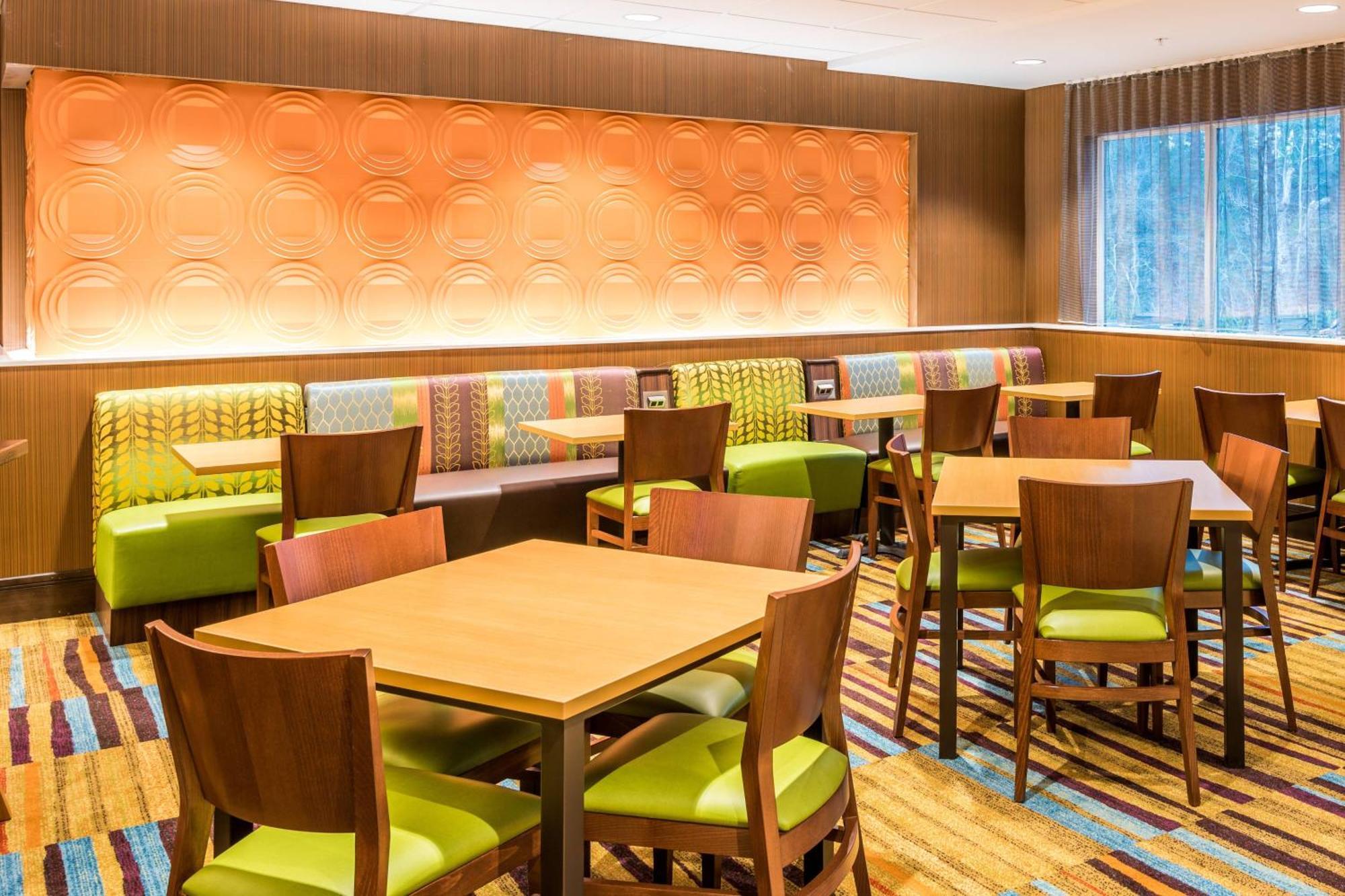 Fairfield Inn & Suites By Marriott Atlanta Феърбърн Екстериор снимка